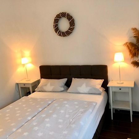 Apartment Tinyhouse Mit Pool, Outdoor Whirlpool Und Garten Petershagen-Eggersdorf Ngoại thất bức ảnh