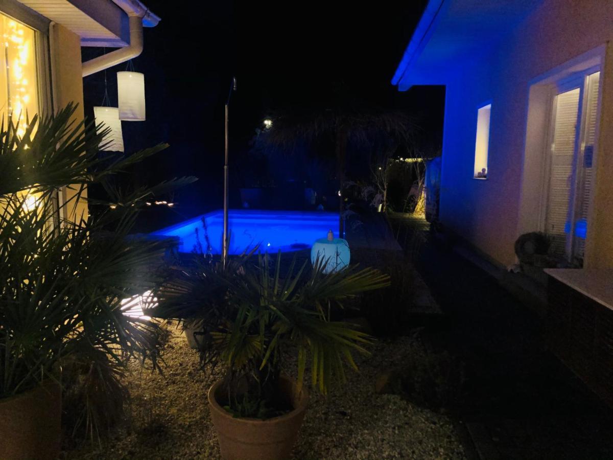 Apartment Tinyhouse Mit Pool, Outdoor Whirlpool Und Garten Petershagen-Eggersdorf Ngoại thất bức ảnh